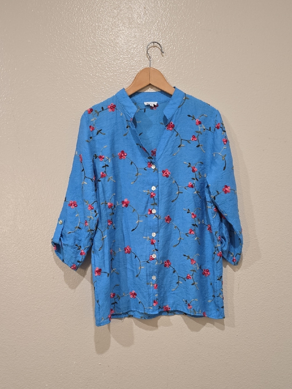 🥀 Blue Floral Button-Down Shirt with Three-Quarter Sleeves